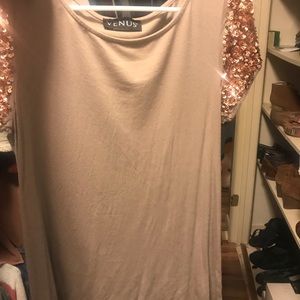 Venus size small sequence shirt